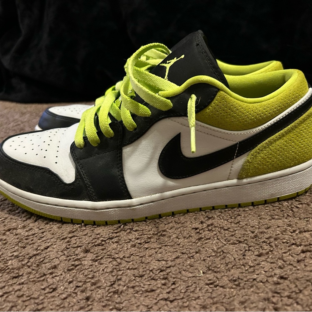 Air Jordan 1 Low SE 11.5 Black Cyber White